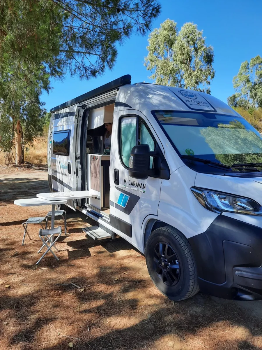 Camper de alquiler Challenger - Imagen 3