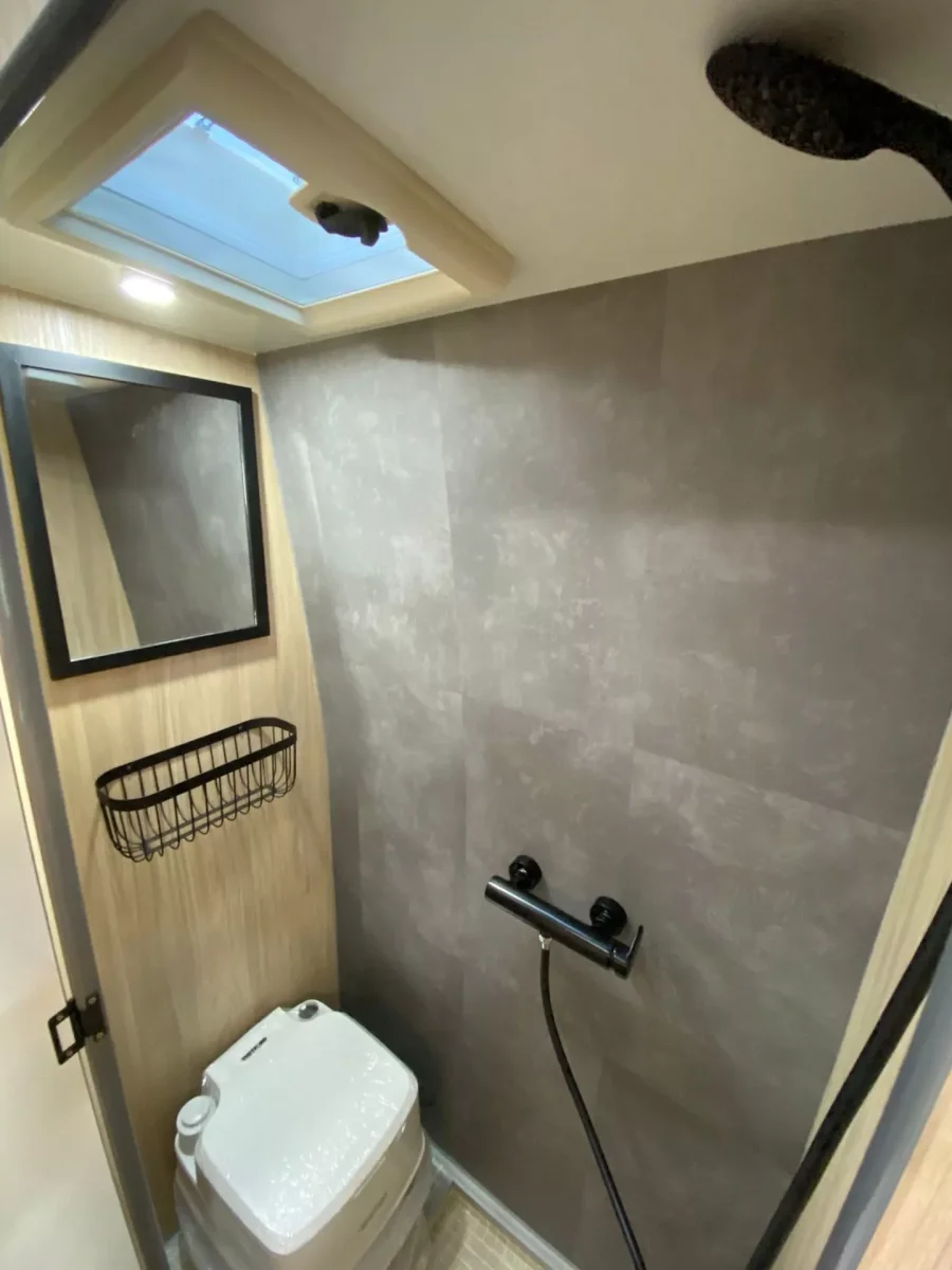 Furgoneta camper de alquiler Fiat Ducato L3H2 - Imagen 9