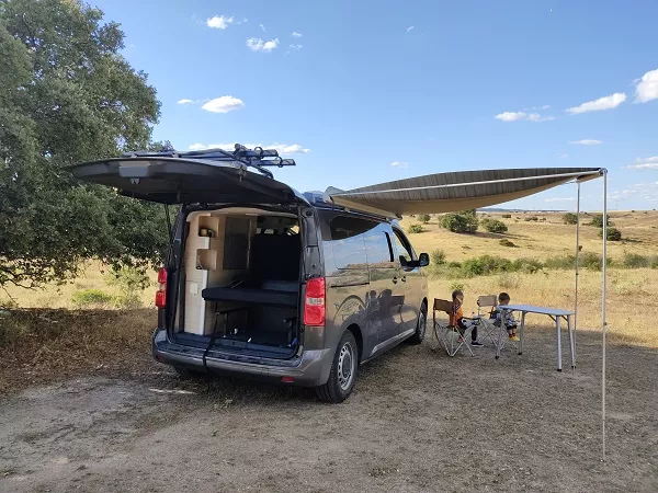 Furgoneta camper de alquiler Citroen Jumpy Pacific - Imagen 6