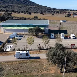 Área de servicios para autocaravanas en Alcoba de los Montes