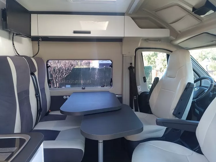 Furgoneta camper segunda mano McLouis Menfys Van max 3 S-line - Imagen 8