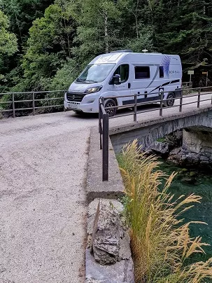 Furgoneta camper segunda mano McLouis Menfys Van max 3 S-line - Imagen 4