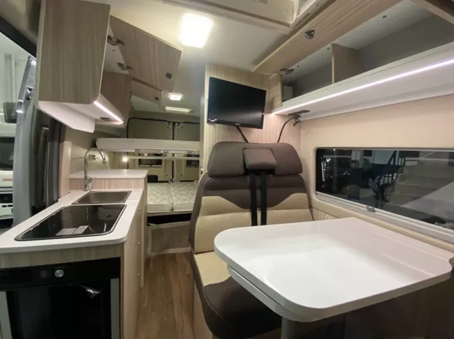 Furgoneta camper de alquiler Elnagh E-Van 5 - Imagen 9