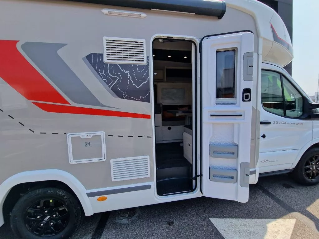 Autocaravana Challenger 337 GA Graphite Ultimate - Imagen 3