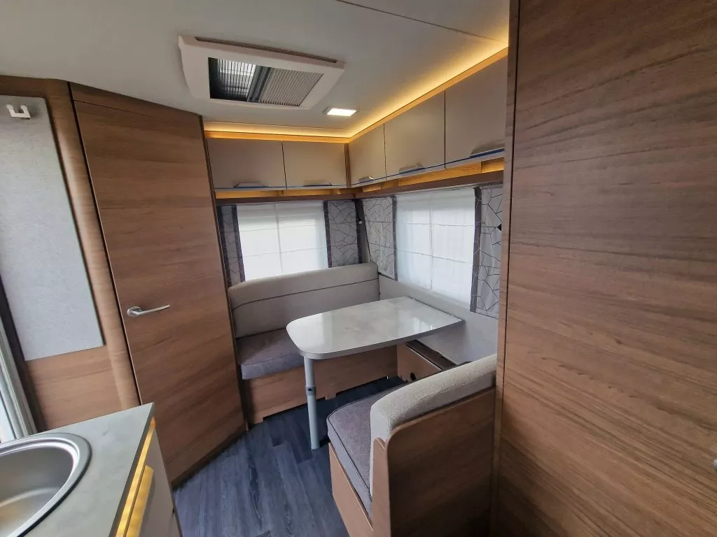 Caravana Knaus 400 QD - Imagen 8