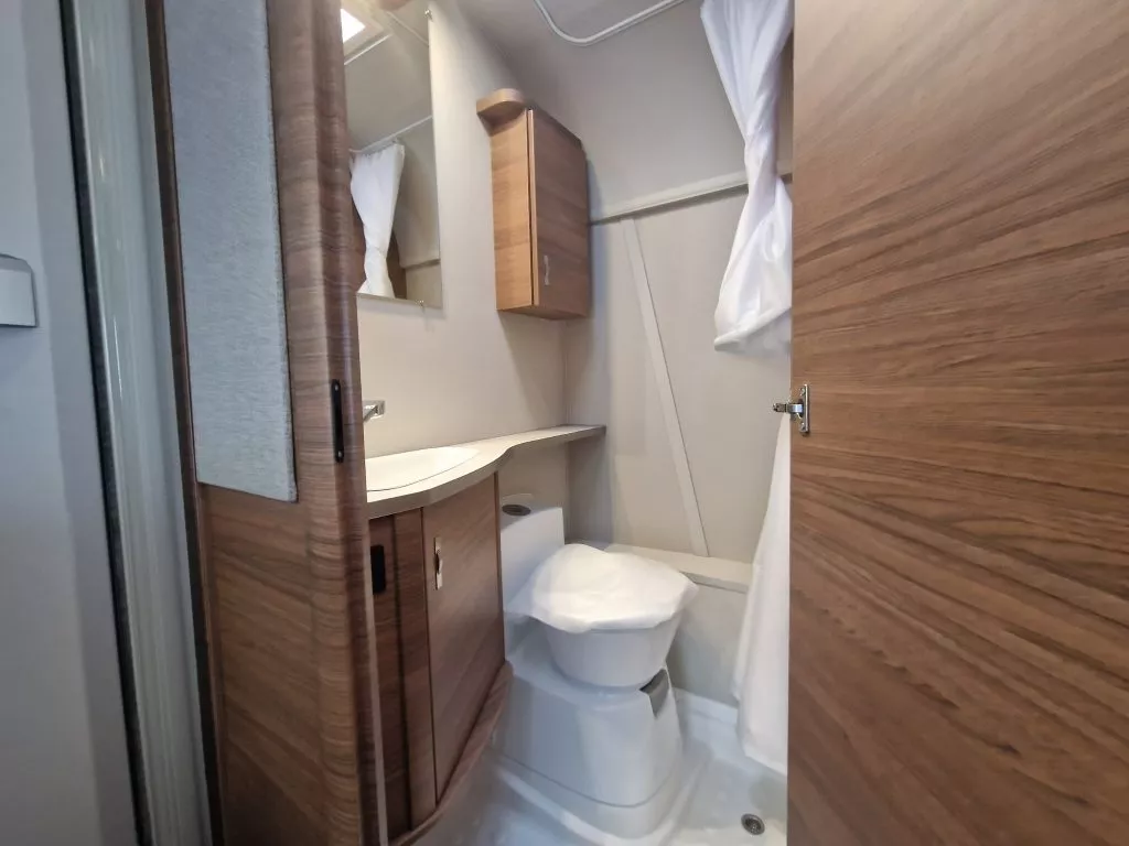 Caravana Knaus 400 QD - Imagen 6