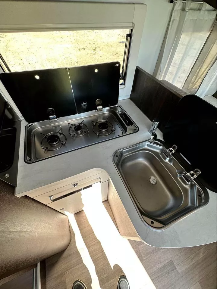 Autocaravana de segunda mano Benimar Tessoro 463up - Imagen 9