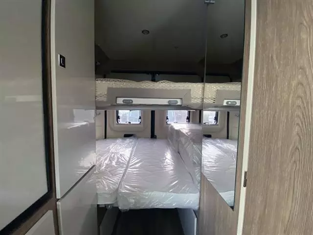 Furgoneta camper de alquiler Rimor - Imagen 5