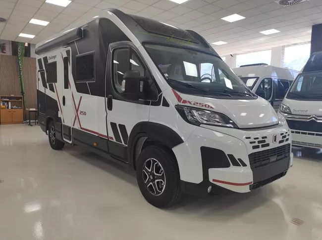 Autocaravana CHALLENGER X 250 CAMBIO AUTOMATICO OPEN EDITION - Imagen 2