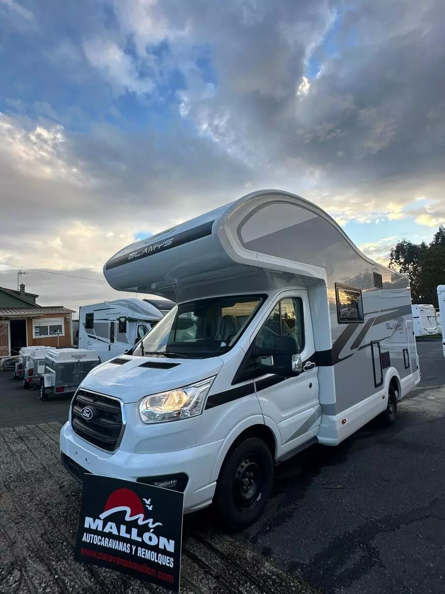 Autocaravana McLouis Glamys 322 - Imagen 2