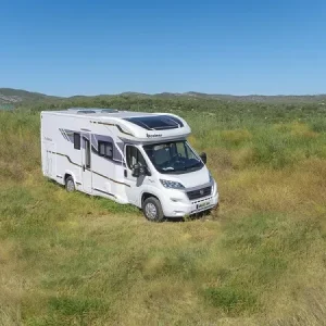Autocaravana de alquiler Benimar Mileo 242