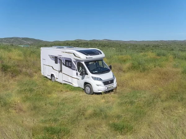 Autocaravana de alquiler Benimar Mileo 242