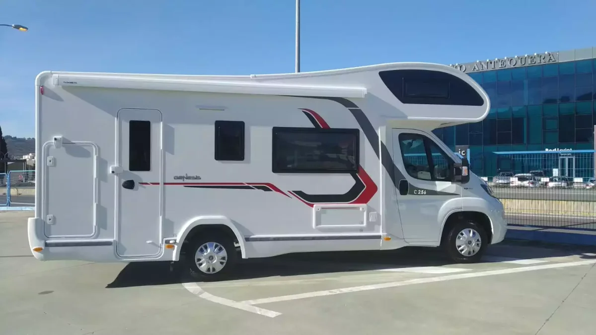 Autocaravana de alquiler Challenguer C256 - Imagen 2