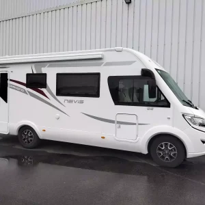 Autocaravana integral de segunda mano McLouis Nevis 22 Diamond