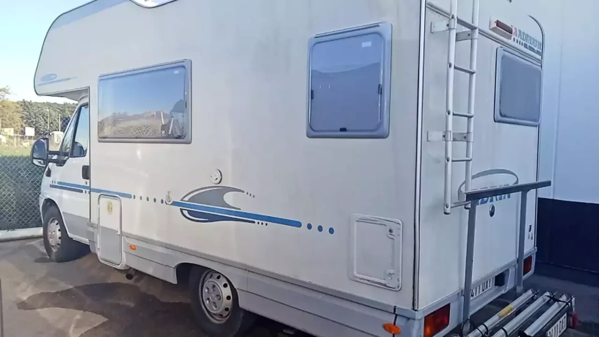 Autocaravana segunda mano Adria Adriatik AYC 571 DH - Imagen 2