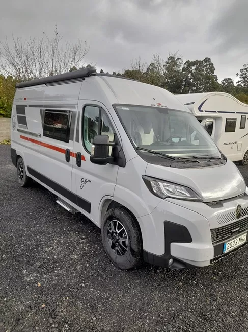 Camper alquiler Roller Team Livingstone 5