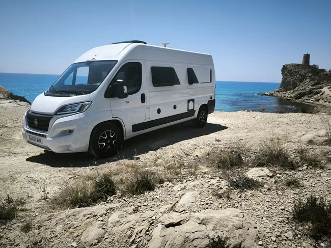 Camper de alquiler Roller Team Livingstone 5