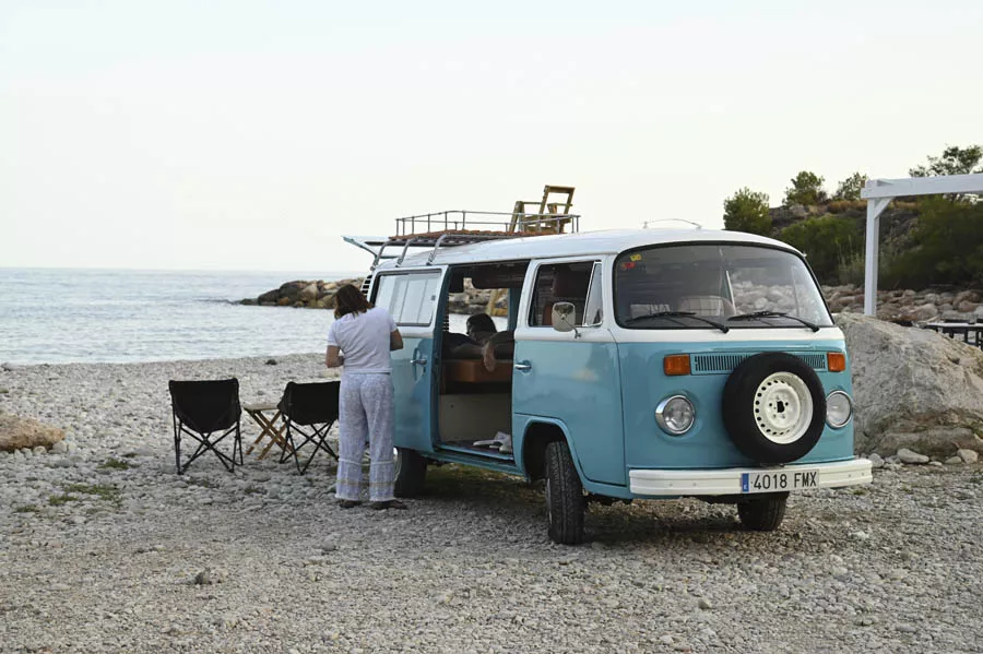 Camper de segunda mano Wolkswaguen Bay Window T2 1976 1600 - Imagen 3