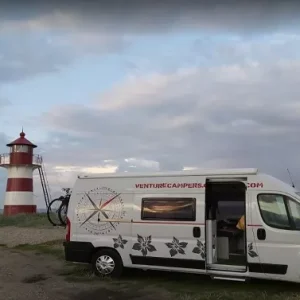 Furgoneta camper de alquiler McLouis Menfys 3 Maxi Tuareg