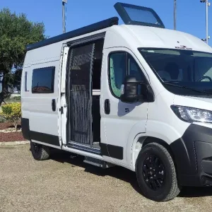 Furgoneta camper Roller Team Livingstone 5