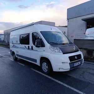 Furgoneta camper de alquiler Adria Twin