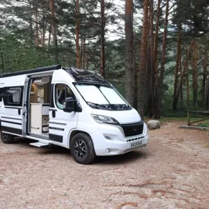 Furgoneta camper de alquiler Adria Twin Family Plus 600 SPB