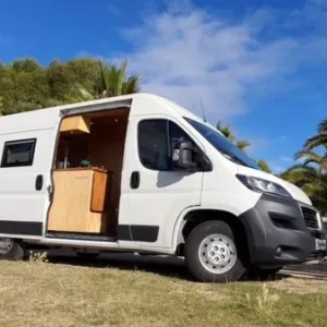 Furgoneta camper de alquiler Peugeot Boxer L2H2