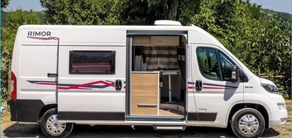 Furgoneta camper de alquiler Rimor - Imagen 2