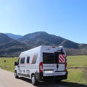 Furgoneta camper de alquiler Roller Team Livingstone 5