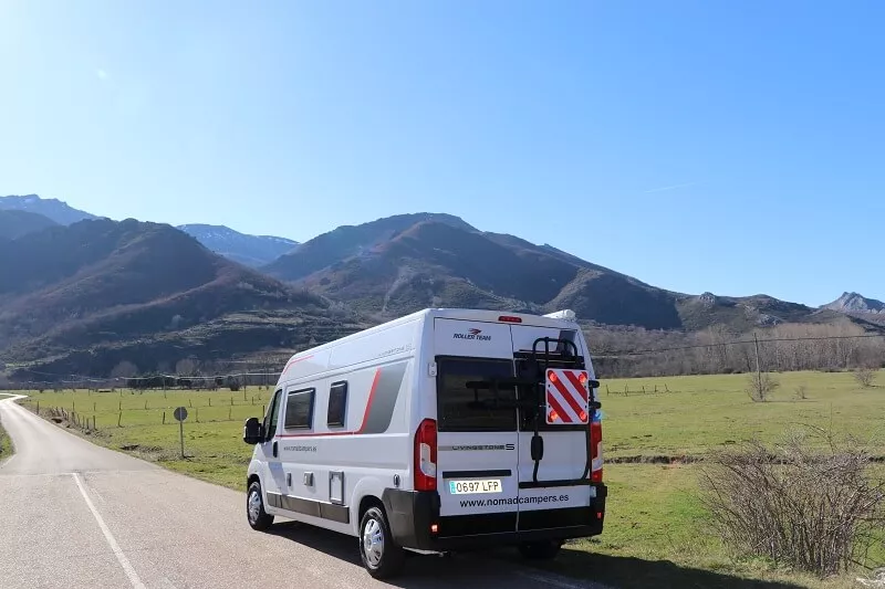 Furgoneta camper de alquiler Roller Team Livingstone 5