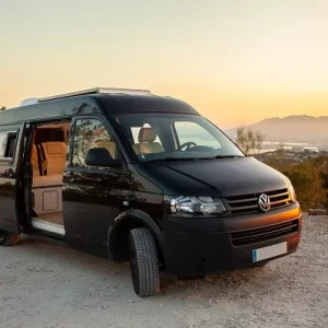 Furgoneta camper de alquiler Volkswagen T5 Black Label