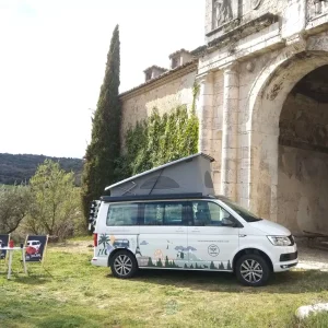 Furgoneta de alquiler Volkswagen T6 California 30 aniversario