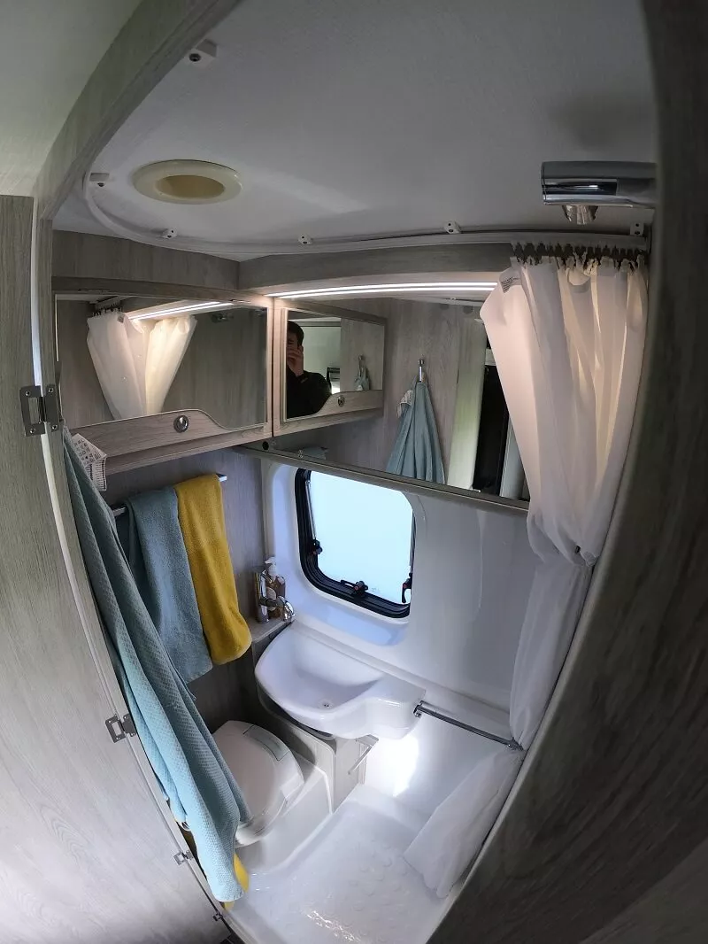 Furgoneta camper de alquiler Roller Team Livingstone 5 - Imagen 8