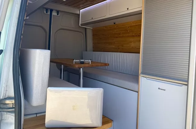 Furgoneta camper de alquiler Mercedes Sprinter 319 - Imagen 5
