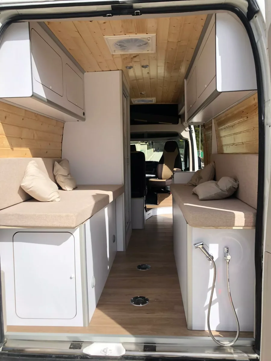 Furgoneta camper de alquiler Peugeot Boxer - Imagen 3
