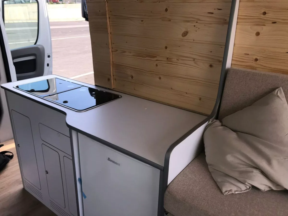 Furgoneta camper de alquiler Peugeot Boxer - Imagen 7