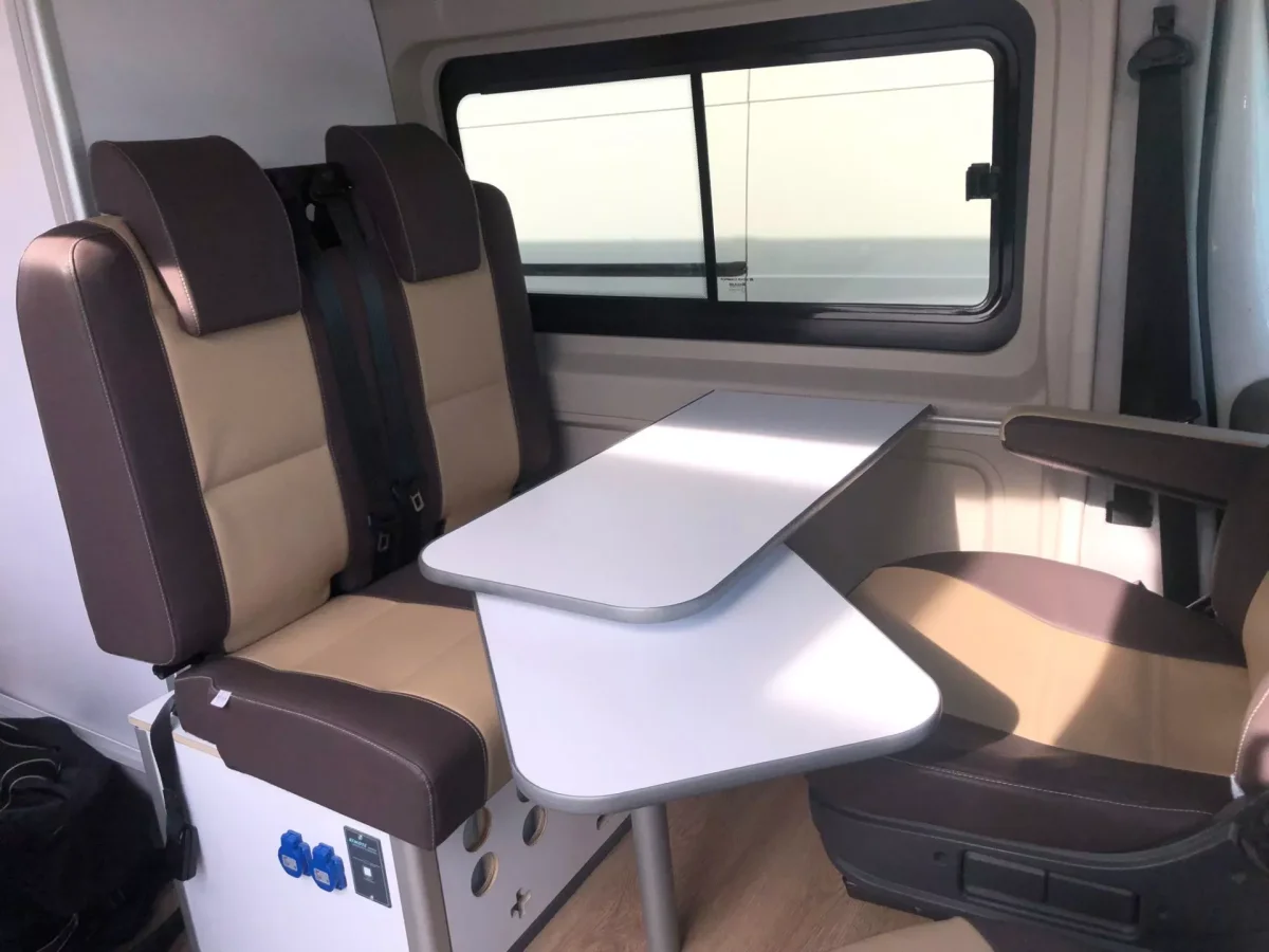 Furgoneta camper de alquiler Peugeot Boxer - Imagen 5