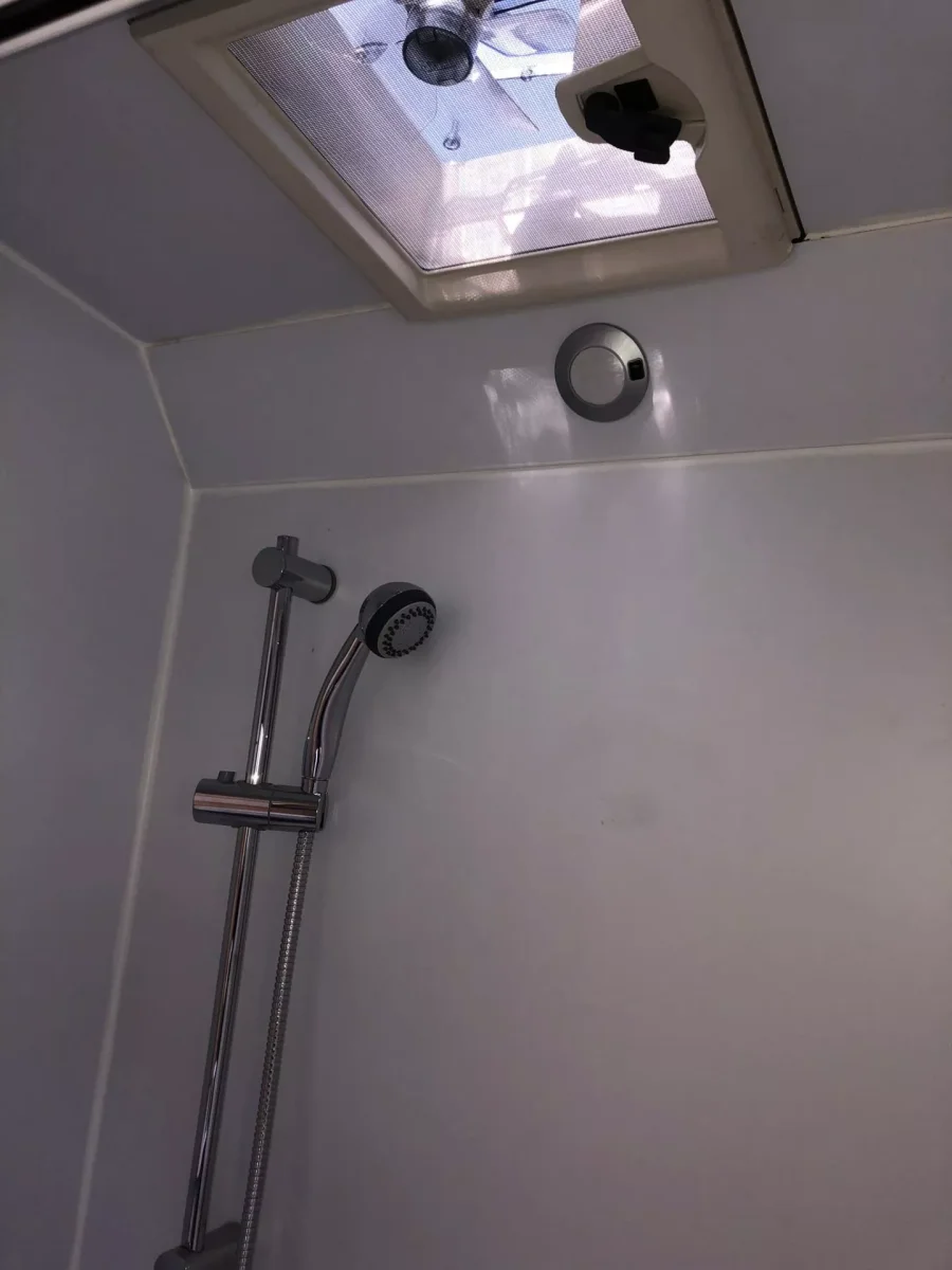 Furgoneta camper de alquiler Peugeot Boxer - Imagen 9