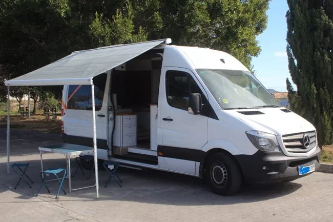 Furgoneta camper de alquiler Mercedes Sprinter 319 - Imagen 7