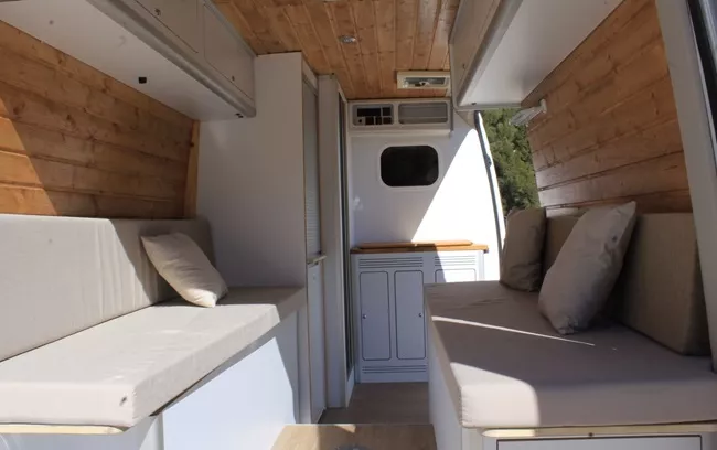 Furgoneta camper de alquiler Mercedes Sprinter 319 - Imagen 8