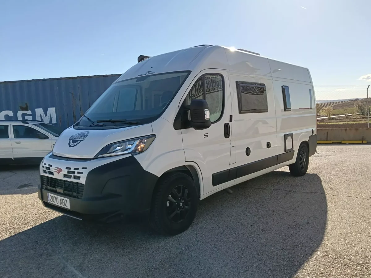 Camper de alquiler Roller Team Livingstone 5 - Imagen 3