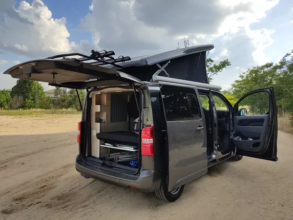 Furgoneta camper de alquiler Citroen Jumpy Pacific - Imagen 4