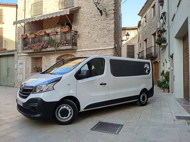 Furgoneta camper de alquiler Renault Trafic - Imagen 3