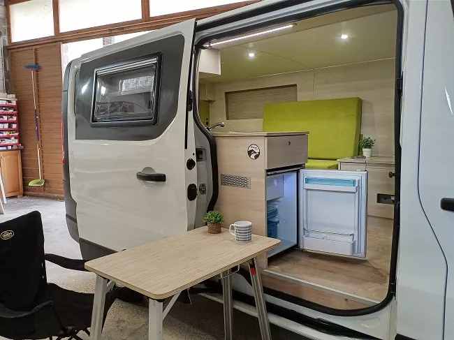 Furgoneta camper de alquiler Renault Trafic - Imagen 8
