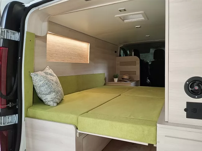 Furgoneta camper de alquiler Renault Trafic - Imagen 9