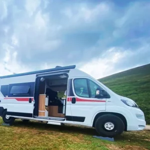 Furgoneta camper de alquiler Pilote V600S Exclusive Edition