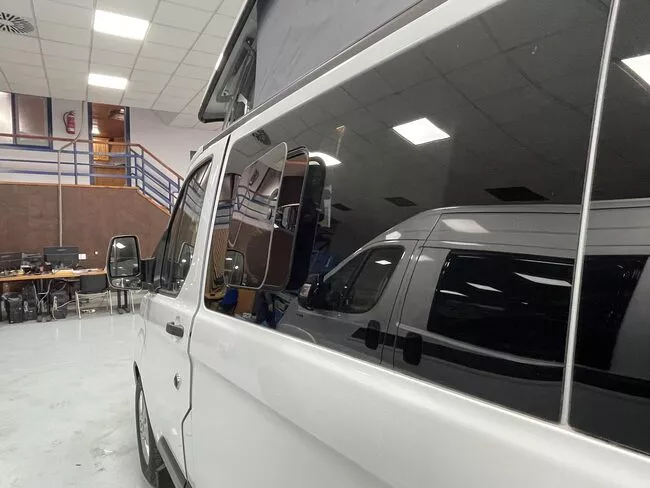 Furgoneta camper Westfalia Nugget - Imagen 9