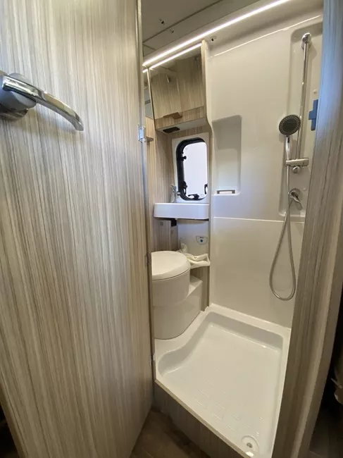 Furgoneta camper de alquiler Elnagh E VAN-5 TREND - Imagen 9