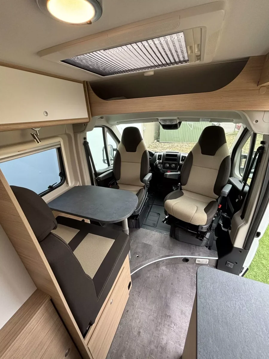 Furgoneta camper de alquiler Pössl Roadcar 601R - Imagen 6