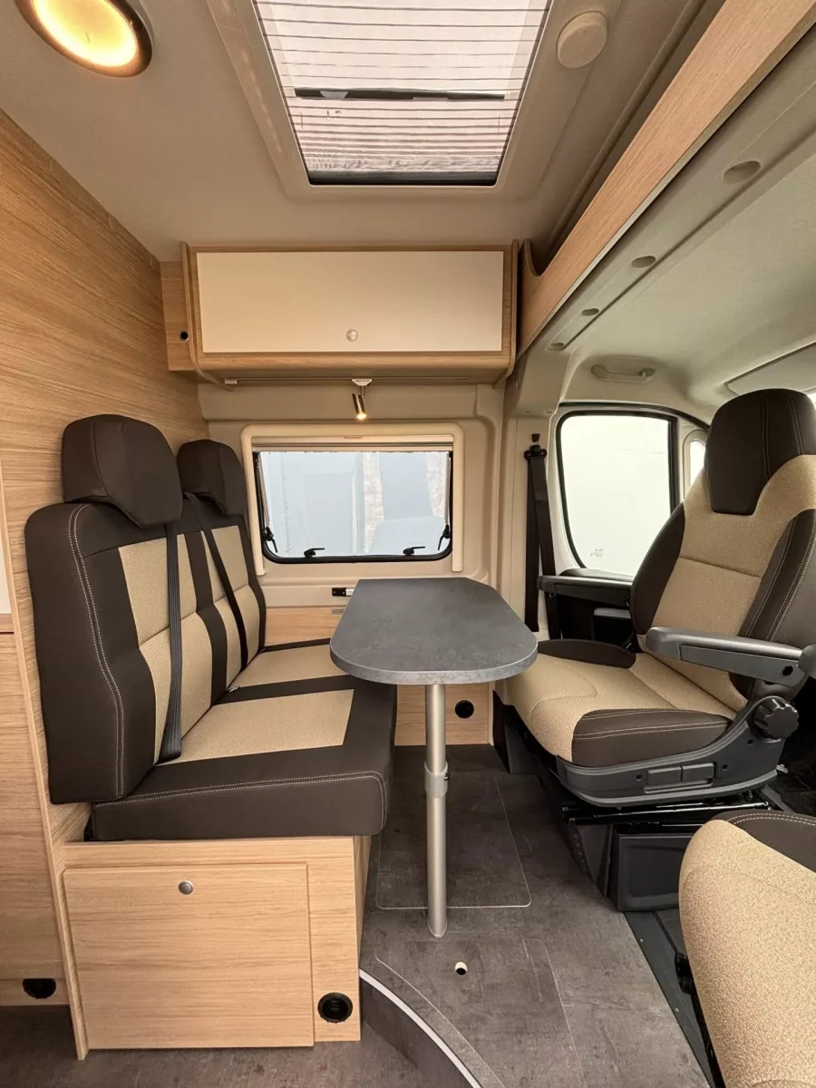 Furgoneta camper de alquiler Pössl Roadcar 601R - Imagen 4